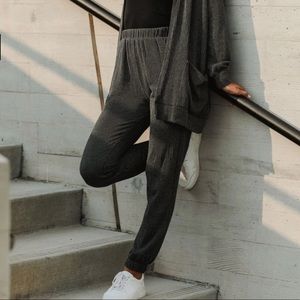 Bohme Women’s Pants ~ Size M. Gray & Black!